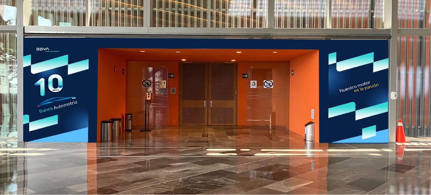 Imagen del acceso con la campaña.